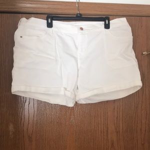Plus size White shorts
